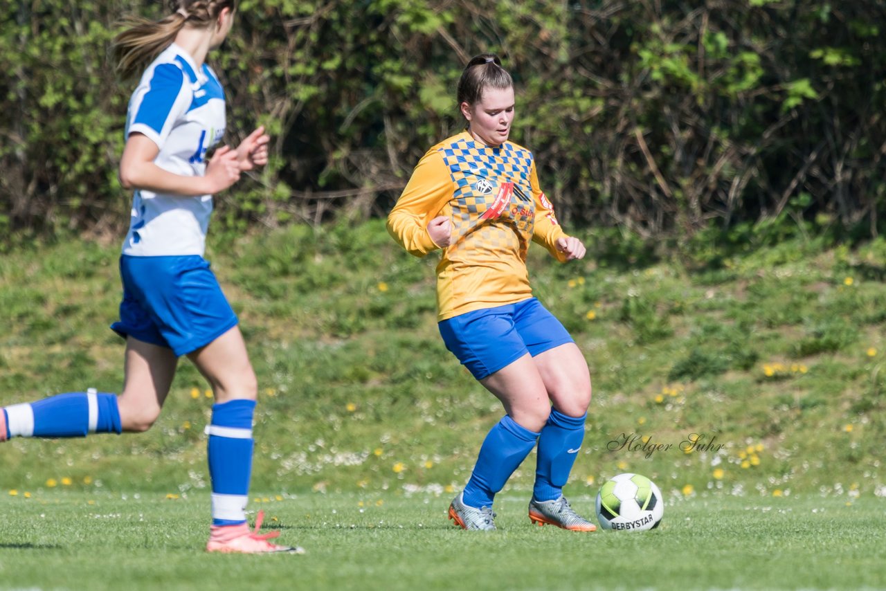 Bild 76 - B-Juniorinnen Bramstedter TS - SSV Hennstedt : Ergebnis: 3:7